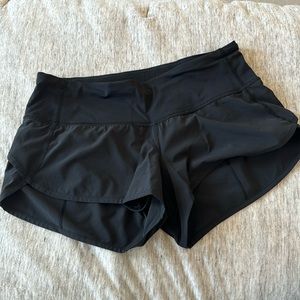 Black speed up short lululemon size 6